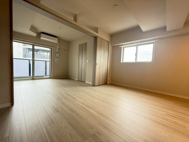 ミラージュパレス本町Departの居間写真