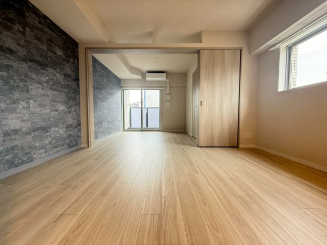 ミラージュパレス本町Departの居間写真