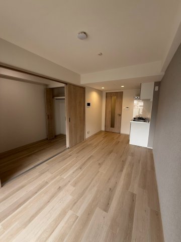 ArtizA瓦屋町IIの居間写真