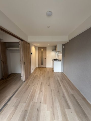 ArtizA瓦屋町IIの居間写真