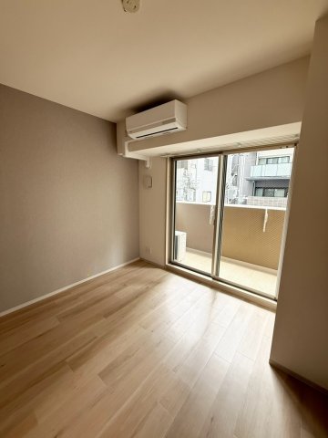 ArtizA瓦屋町IIの居間写真