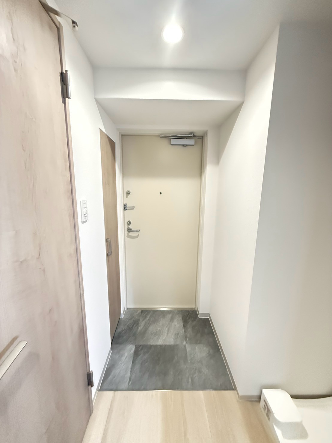 ArtizA瓦屋町IIの玄関写真
