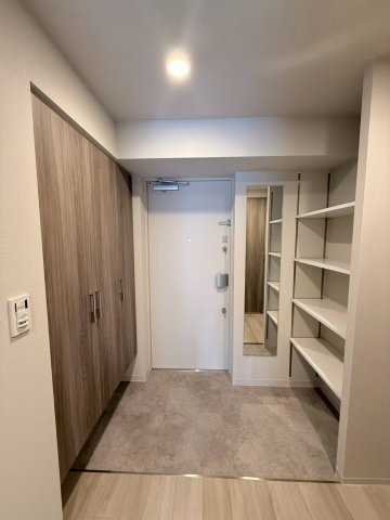 ミラージュパレス新梅田Cieloの玄関写真