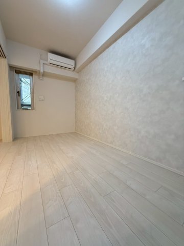 スプランディッド大阪EASTの居間写真