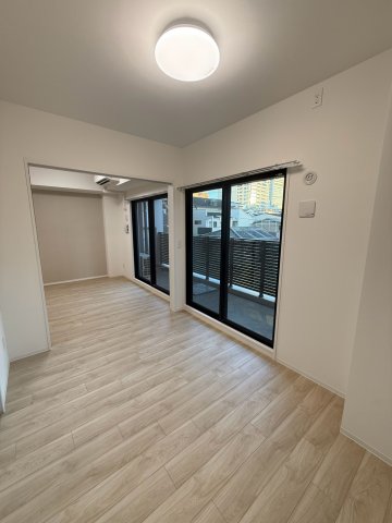 Louis Residence 弁天町の内装写真