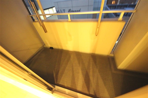 プレミスト堺筋本町ラディーナの居間写真