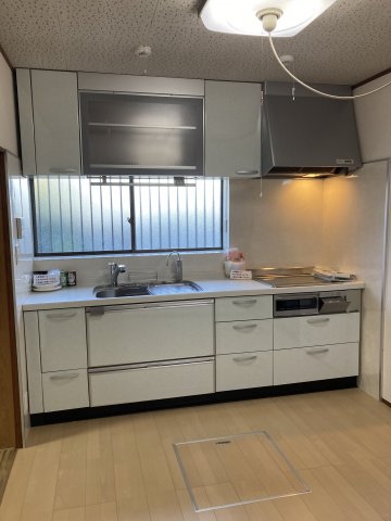 三郷町勢野西2丁目戸建のキッチン写真