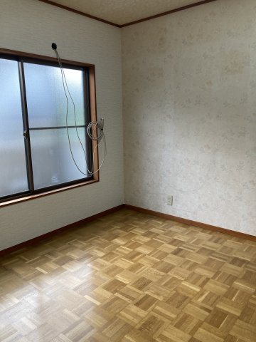 三郷町勢野西2丁目戸建の居間写真