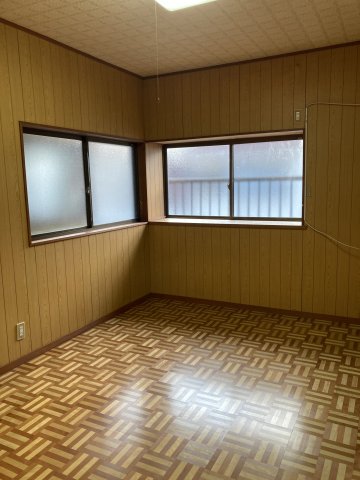 三郷町勢野西2丁目戸建の居間写真
