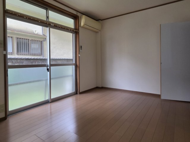 森田ハイツの居間写真