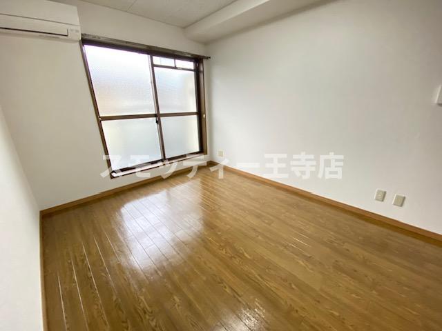ヴェルディ王寺の寝室写真
