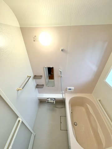 近鉄生駒線 平群駅 徒歩13分 2階建 築37年の風呂写真