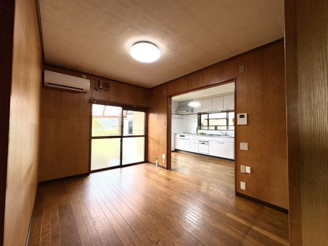 近鉄生駒線 平群駅 徒歩13分 2階建 築37年の居間写真