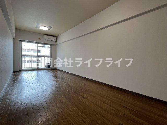 ヤマセンビルの内装写真