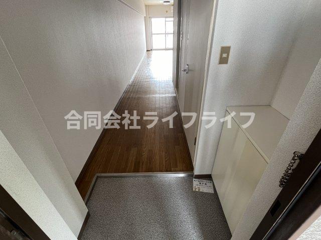 ヤマセンビルの玄関写真