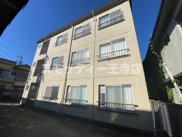 新和マンションの外観写真