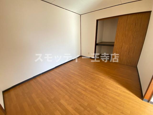 新和マンションの居間写真