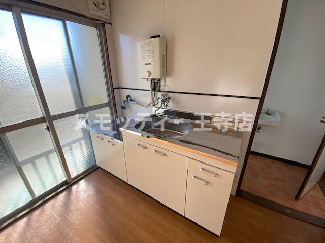 新和マンションのキッチン写真