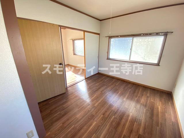 新和マンションの居間写真