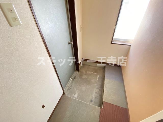 新和マンションの玄関写真