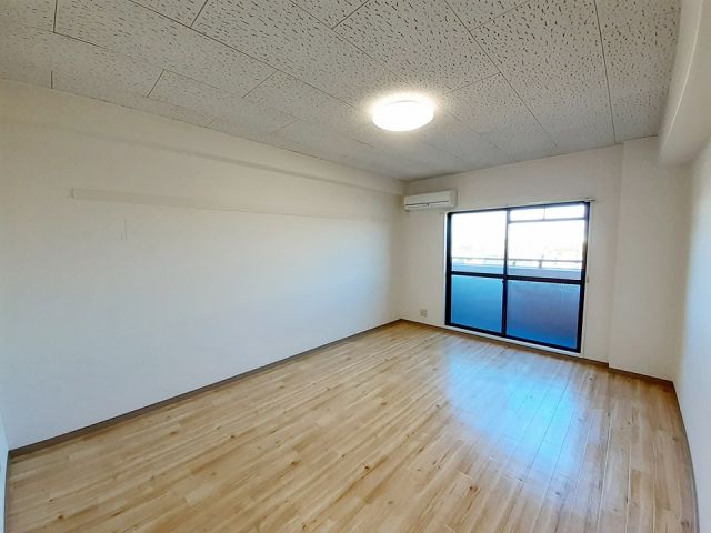 ヴィエンシャトレー小池の居間写真