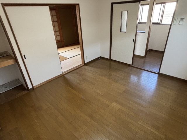 関西本線 法隆寺駅 徒歩28分 2階建 築30年の居間写真