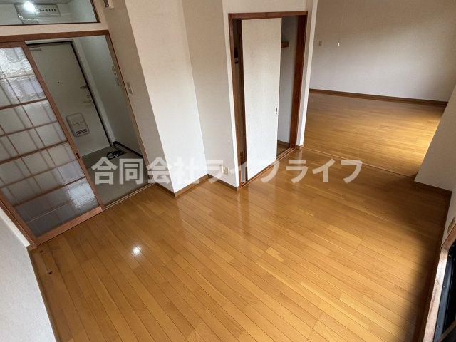 メゾン大和の居間写真