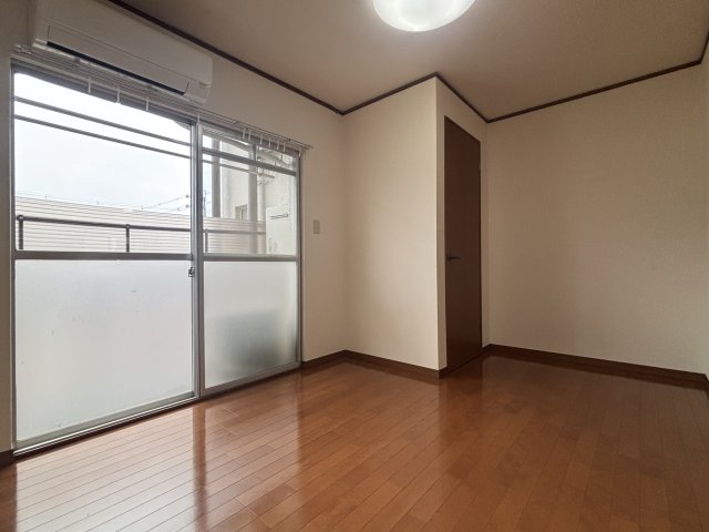 井上マンションの居間写真
