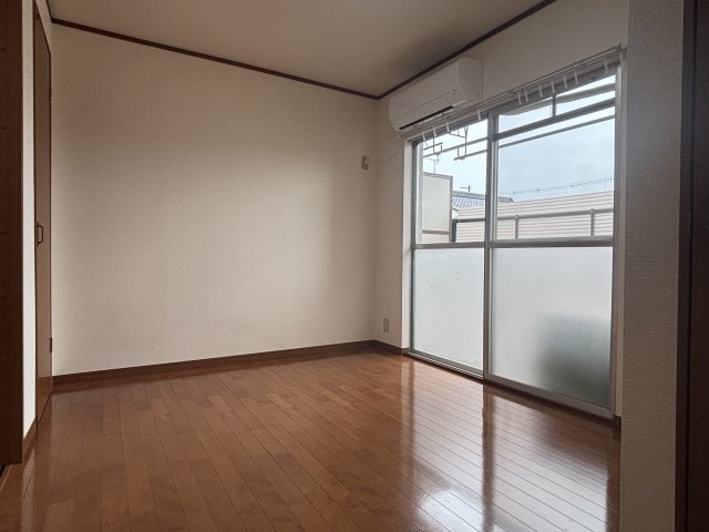井上マンションの居間写真
