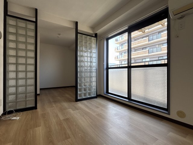 五位堂片岡マンションの居間写真