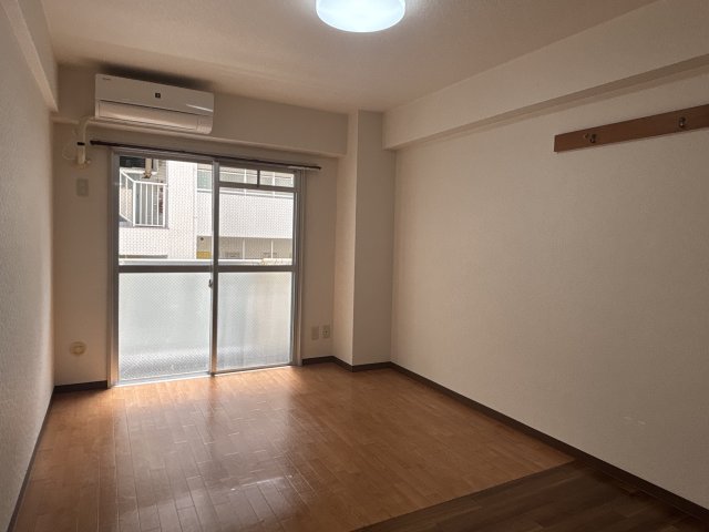 亀井1号館の居間写真