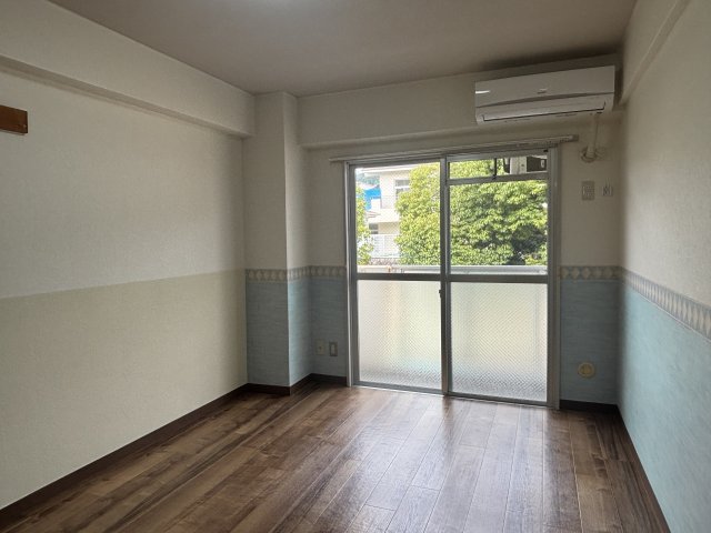 亀井1号館の居間写真