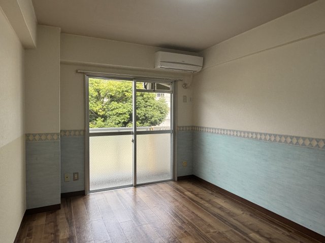亀井1号館の居間写真