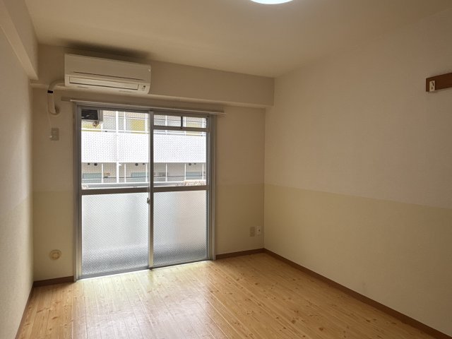 亀井1号館の居間写真
