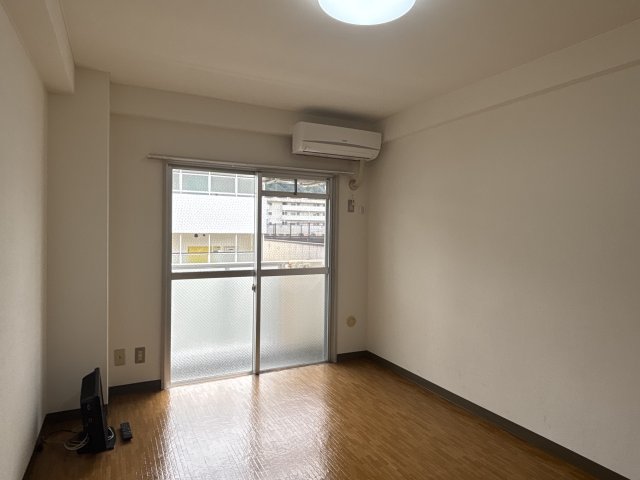 亀井1号館の居間写真