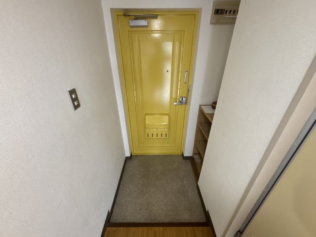 亀井1号館の玄関写真