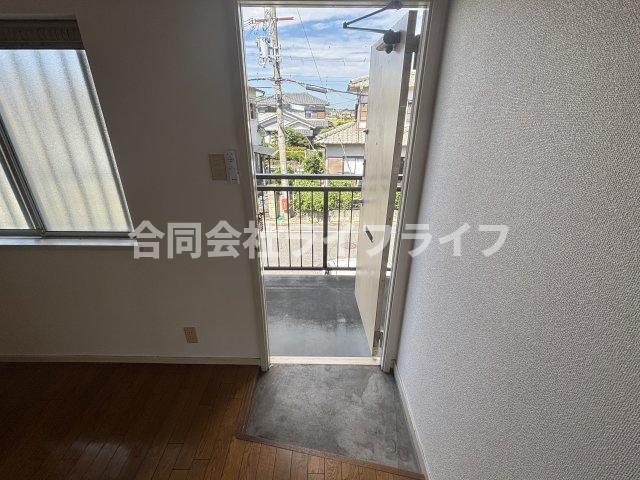 万葉第2ハイツの玄関写真