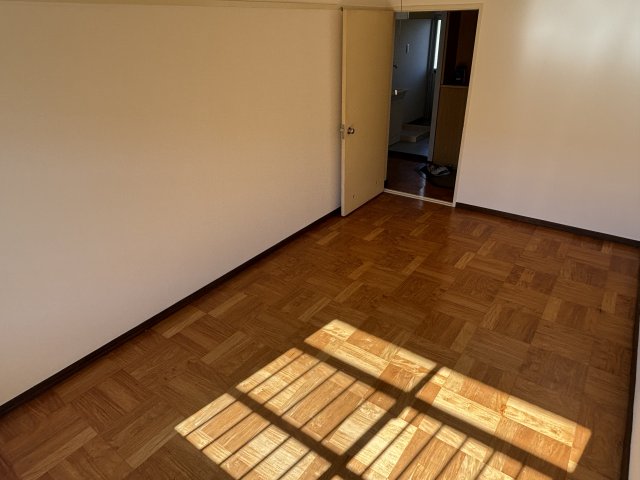 三室山コープタウン3号棟の玄関写真
