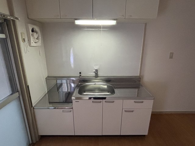 三室山コープタウン8号棟のキッチン写真