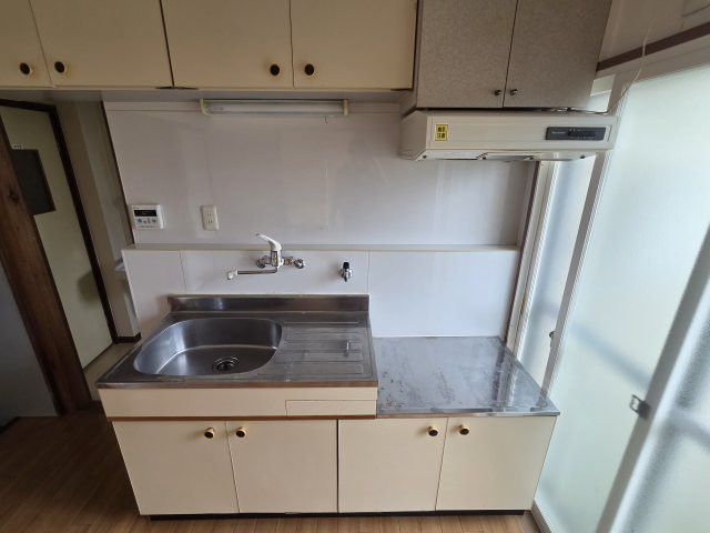新和マンションのキッチン写真
