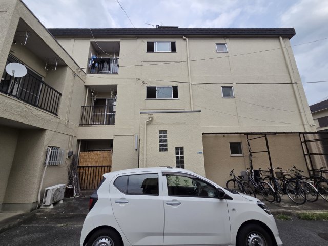 新和マンションの外観写真