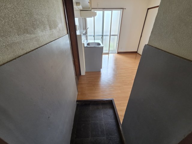 新和マンションの玄関写真