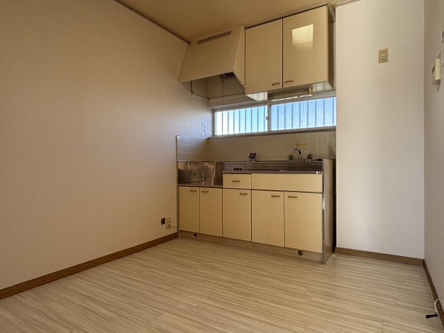 エステートピア尼ヶ辻の居間写真