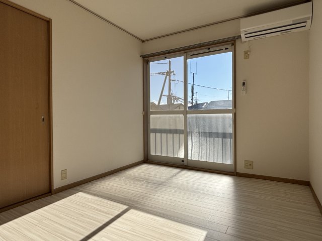 エステートピア尼ヶ辻の居間写真