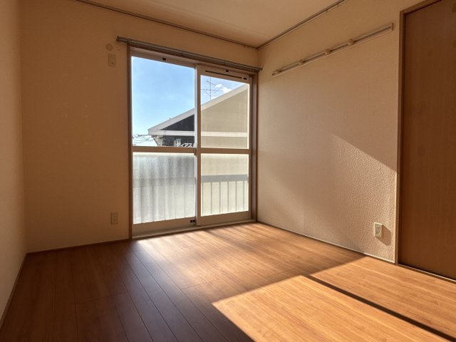 エステートピア尼ヶ辻の居間写真