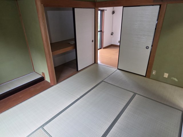 王寺町舟戸3丁目戸建の内装写真