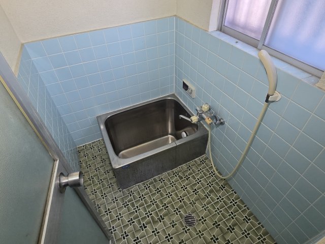 南海電鉄高野線 萩原天神駅 徒歩28分 2階建 築48年の風呂写真