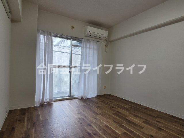 亀井弐号館の居間写真