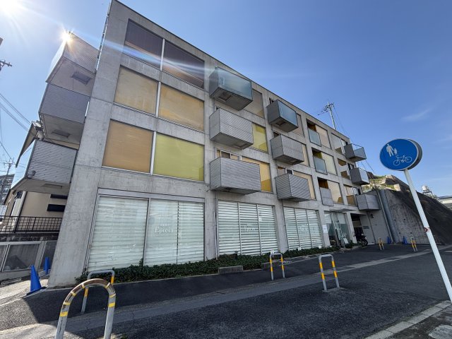デザイナーズマンションWANARIの外観写真