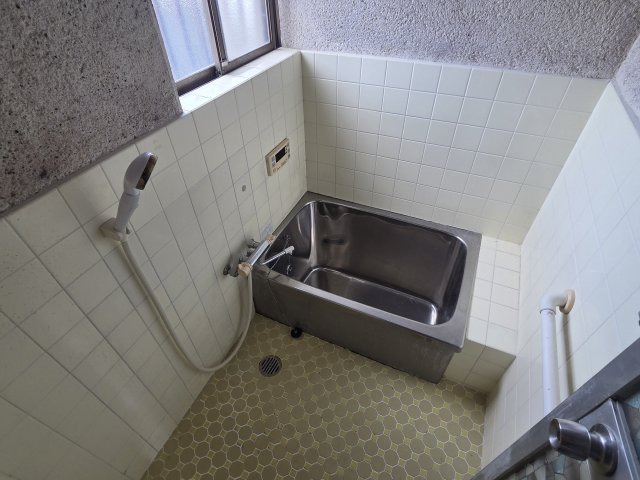 近鉄大阪線 大和高田駅 徒歩12分 2階建 築43年の風呂写真
